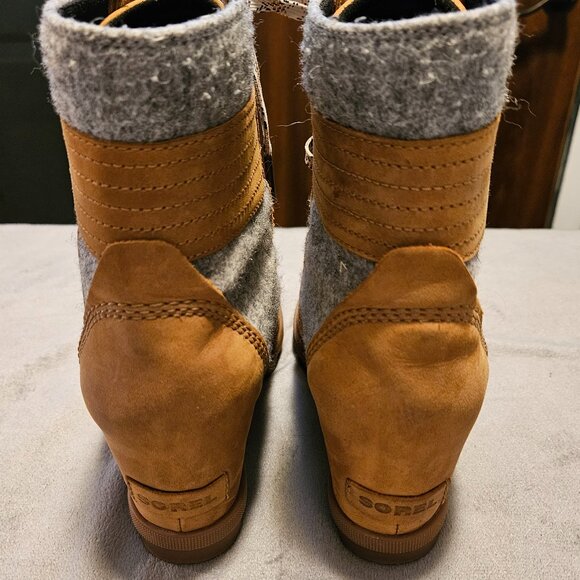 SOREL Joan of Arctic - Lexie Wedge Boots - Size 8.5 - Camel Felt - Picture 8 of 13